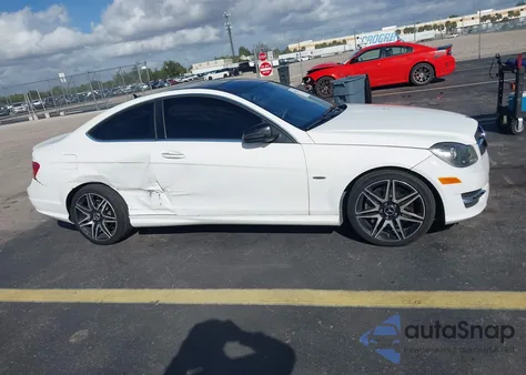 2013 Mercedes-Benz C 250 from USA, damaged, VIN WDDGJ4HB7DG034156